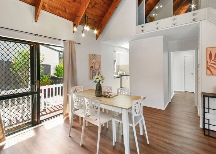  at 1/7 Banksia Place, Goodwood Heights, Auckland