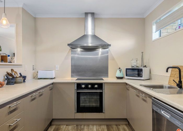 at 10 Netley Place, Aranui, Christchurch City, Canterbury