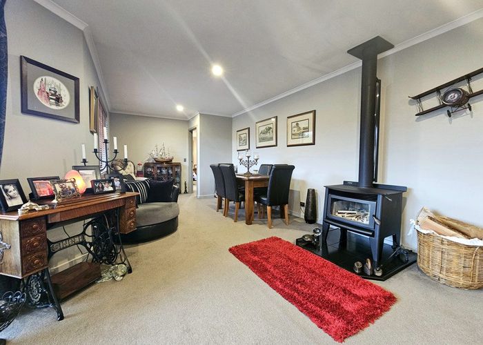  at 44 Ferry Lane, Mount Pisa