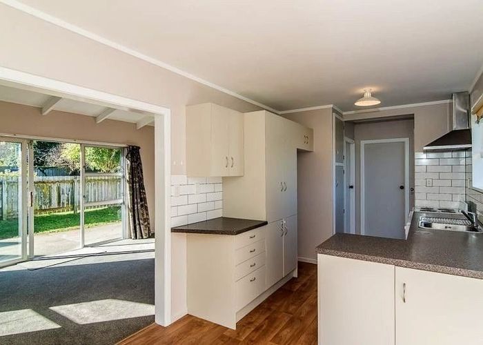  at 39 Gray Av, Paraparaumu Beach, Kapiti Coast, Wellington