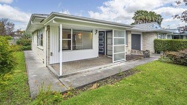  at 901 Queen Street East, Parkvale, Hastings
