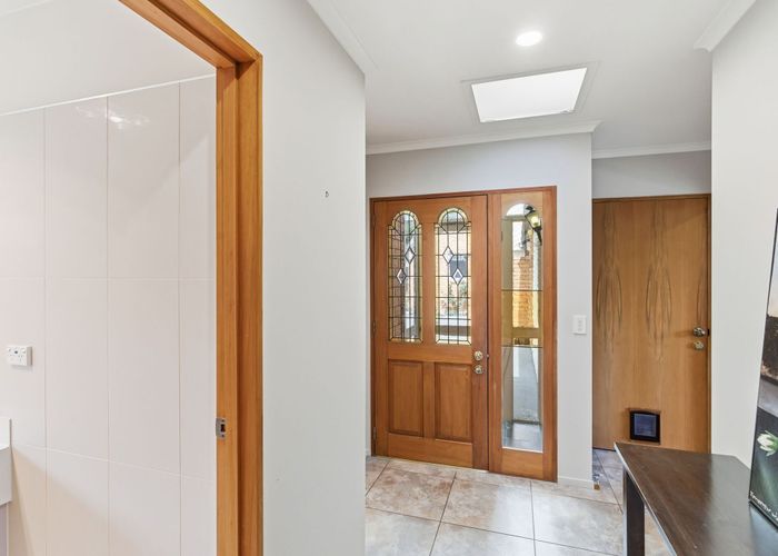  at 2/60 Lancewood Drive, Halswell, Christchurch City, Canterbury