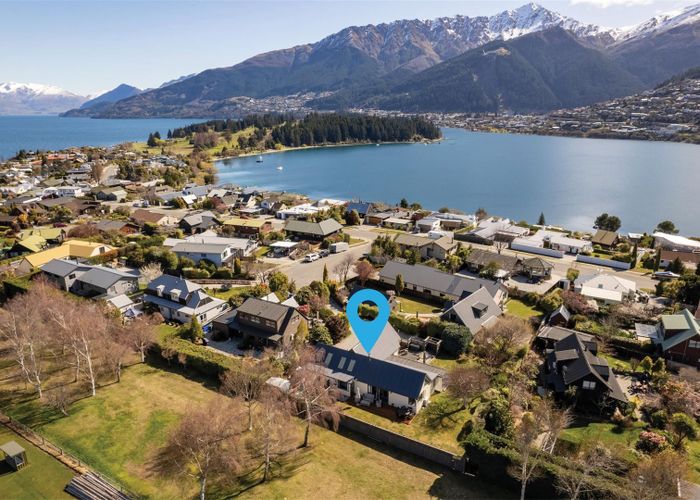  at 6 Kelvin Place, Kelvin Heights, Queenstown