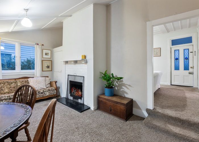  at 2/2 Evan Street, Belmont, Auckland