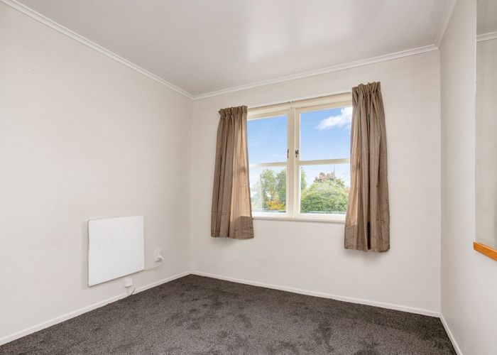  at 2 Porter Avenue, Te Atatu South, Auckland