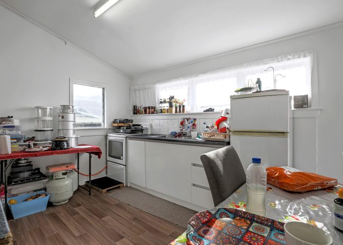  at 6 Pukeiti Road, Otahuhu, Auckland