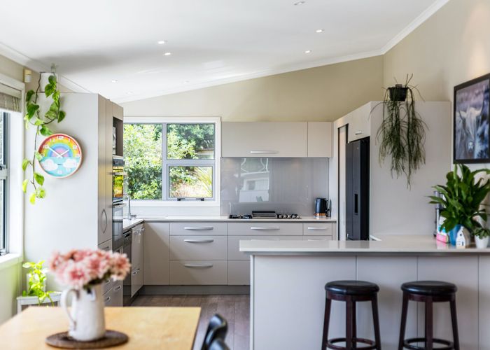  at 37 Spinnaker Drive, Whitby, Porirua