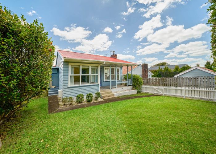  at 1/470 East Coast Road, Mairangi Bay, North Shore City, Auckland