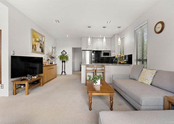  at 2B/8 Laxon Terrace, Remuera, Auckland City, Auckland
