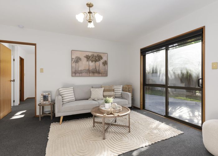  at 2/437 Greers Road, Bishopdale, Christchurch City, Canterbury