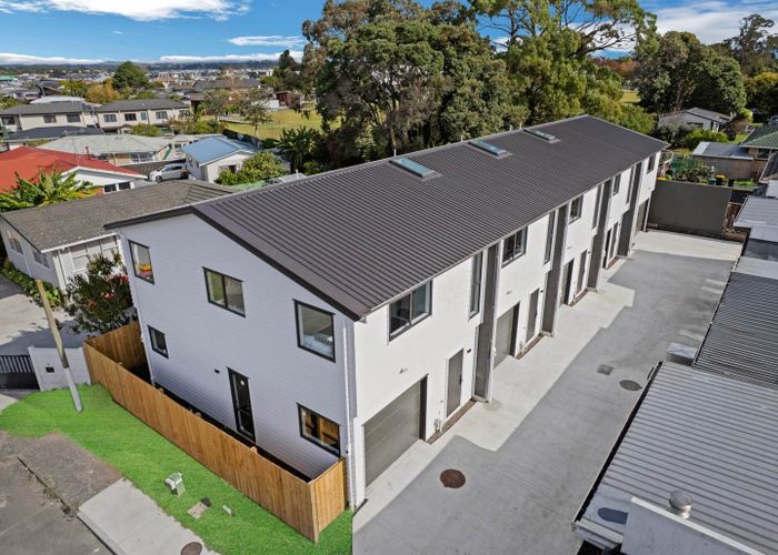  at 1e 1 Greenmeadows Avenue,, Manurewa, Manukau City, Auckland