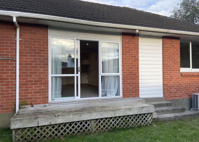  at 6 Mangaroa Hill Road, Maoribank, Upper Hutt, Wellington