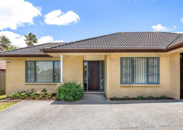  at 8 Gilford Place, East Tamaki Heights, Manukau City, Auckland