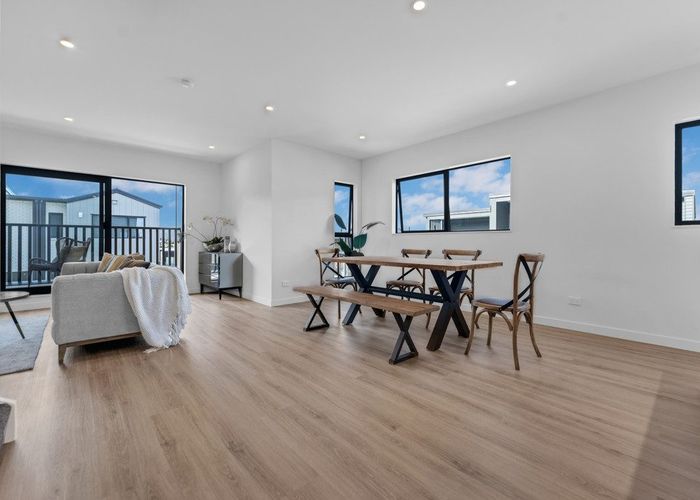  at 2 Irwin Lane, Mairangi Bay, North Shore City, Auckland