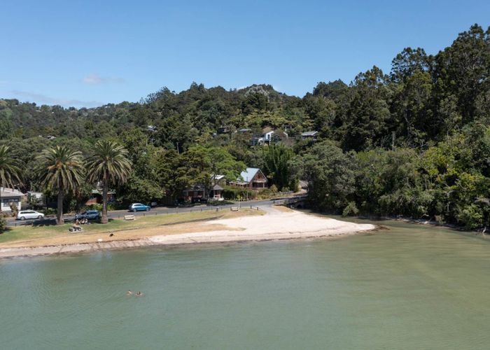  at 1 Sandys Parade, Laingholm, Auckland