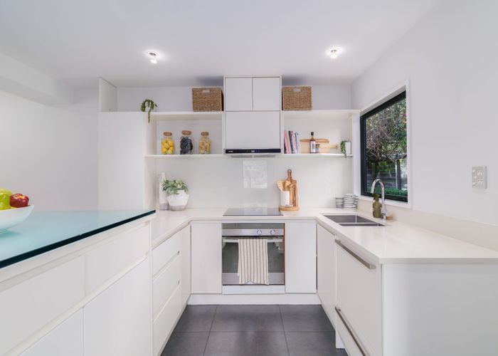  at 1/56 Hewitts Road, Merivale, Christchurch City, Canterbury