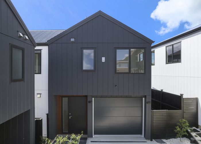  at 21B Knights Road, Rothesay Bay, North Shore City, Auckland