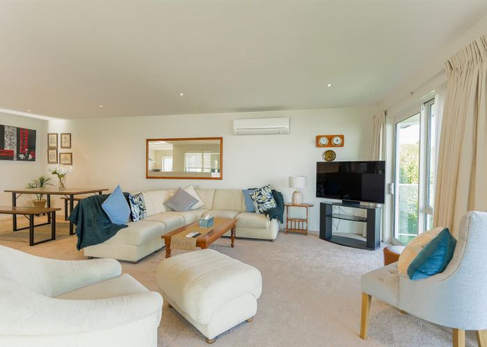  at 19 The Brae, Mount Pleasant, Christchurch