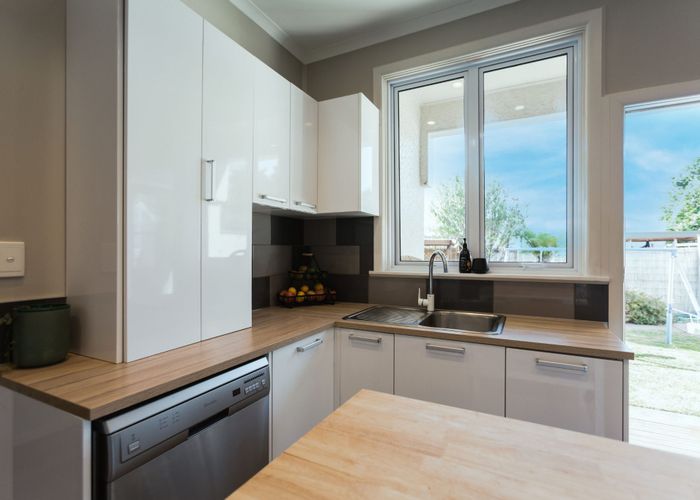  at 902 Queen Street East, Parkvale, Hastings