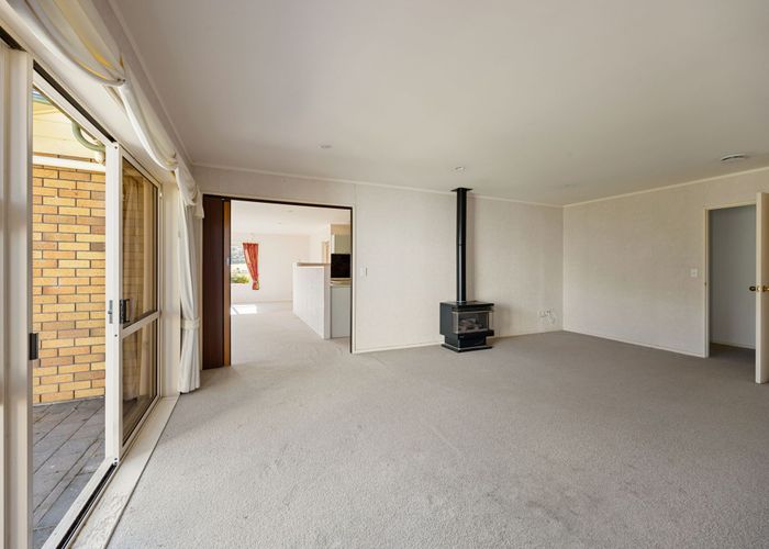  at 280 Grandview Road, Western Heights, Hamilton