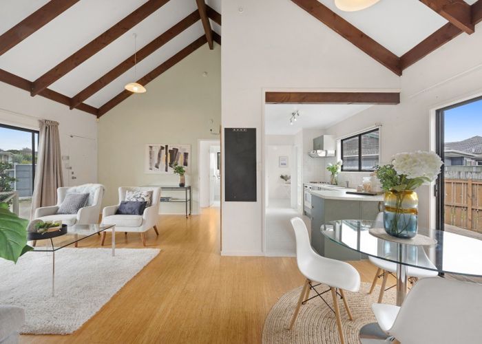  at 8 Fortunes Road, Half Moon Bay, Auckland