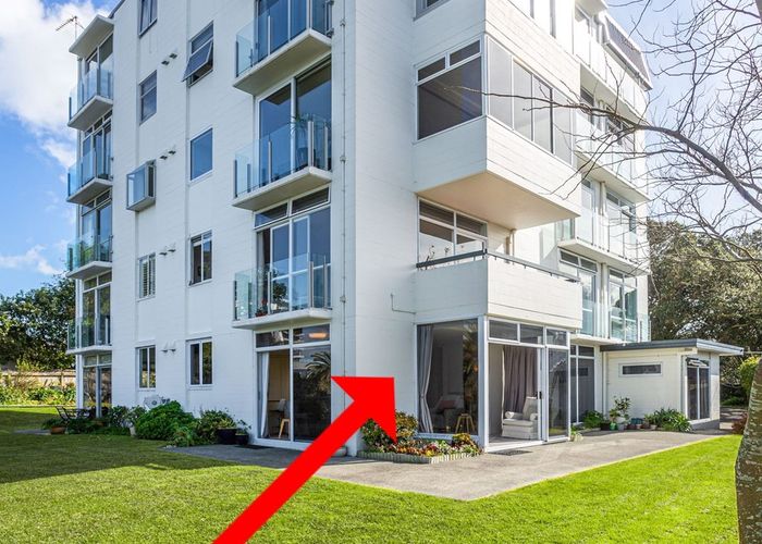  at 2/25 Stanley Point Road, Stanley Point, Auckland