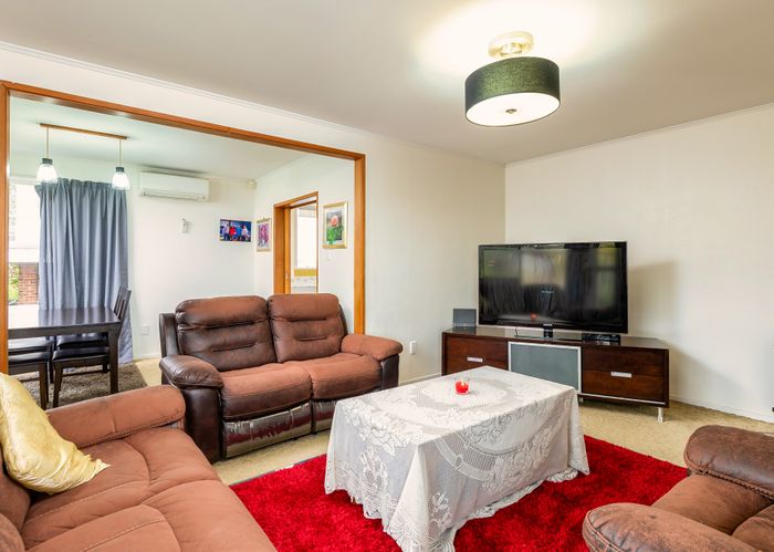  at 9 Pasteur Place, New Windsor, Auckland