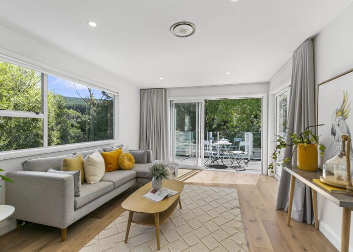  at 118 Taylor Terrace, Tawa, Wellington