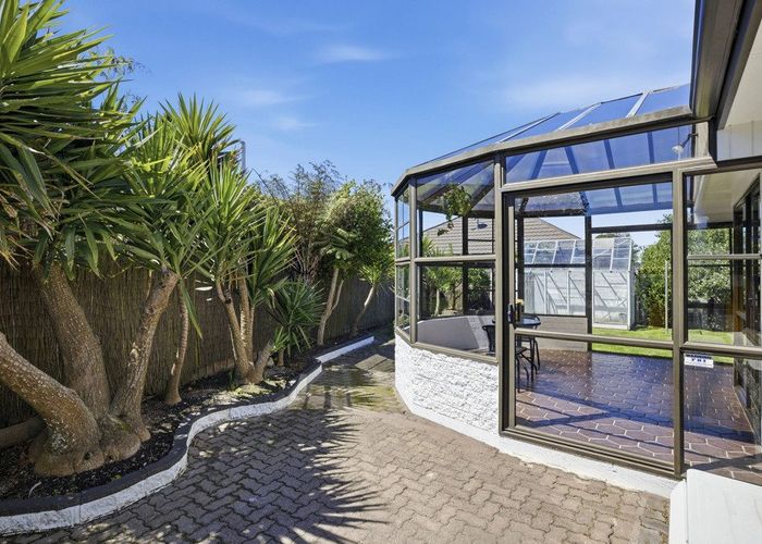  at 4 Larkhill Place, Russley, Christchurch City, Canterbury