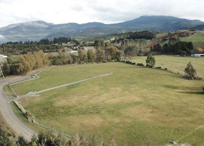  at 42 Parerohi Grove, Kuratau, Tūrangi