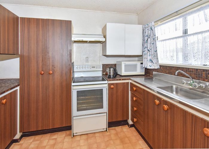 at 4/50 Kenderdine Road, Papatoetoe, Auckland