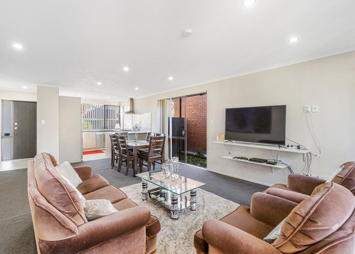  at 31 Tarapiroe Avenue, Takanini
