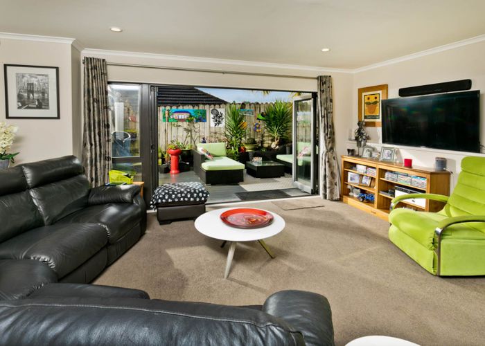  at 11/102 Greenhithe Road, Greenhithe, Auckland