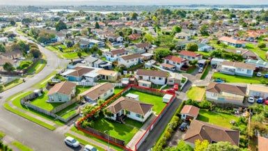  at 4 Blackgate Place, Weymouth, Auckland