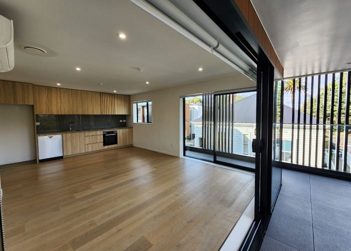  at 11/64  (1/64D) Coronation Road , Mangere Bridge, Manukau City, Auckland