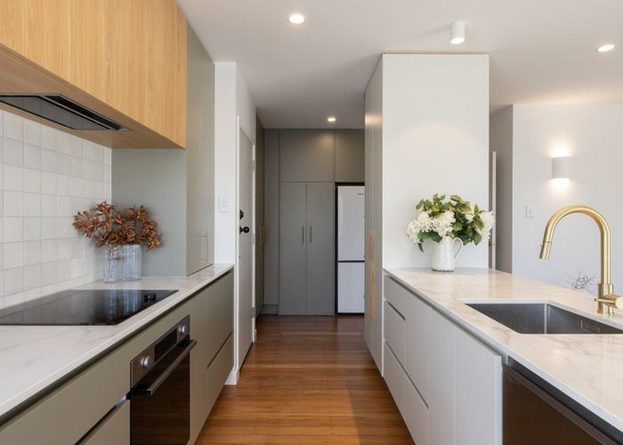  at 9 English Street, Saint Andrews, Hamilton, Waikato