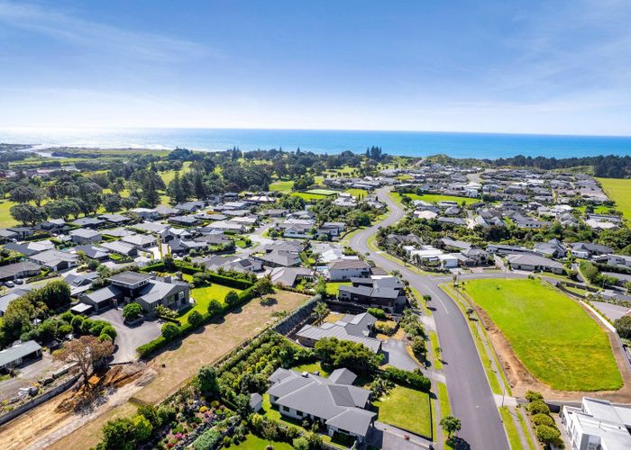  at 20 Links Drive, Waiwhakaiho, New Plymouth, Taranaki