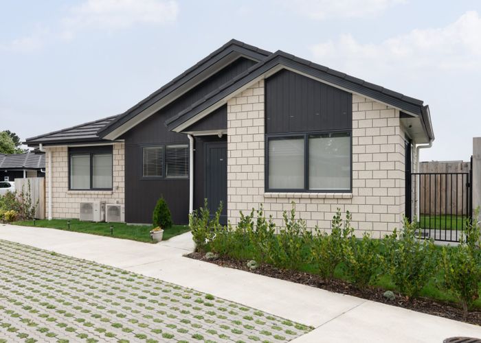  at 6/8 Keitha Place, Glenview, Hamilton