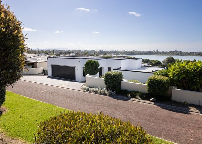  at 8 Lorrigan Way, Welcome Bay, Tauranga, Bay Of Plenty