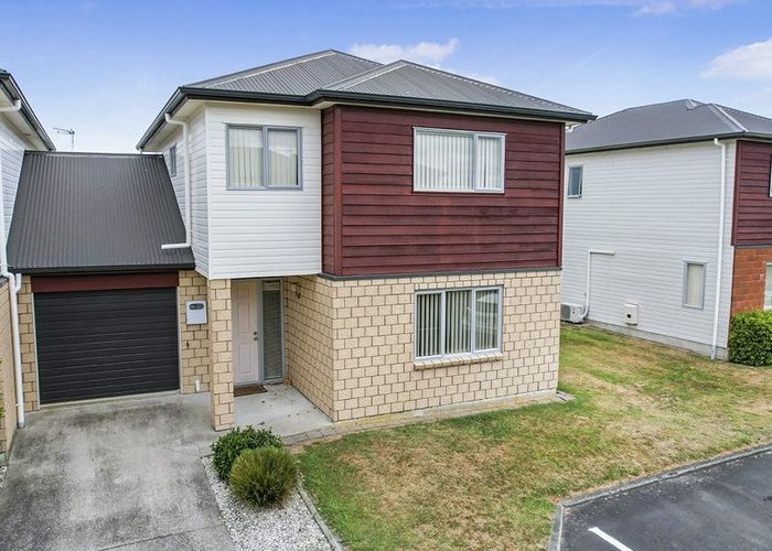  at 43 Gordon Davies Lane, Huntington, Hamilton