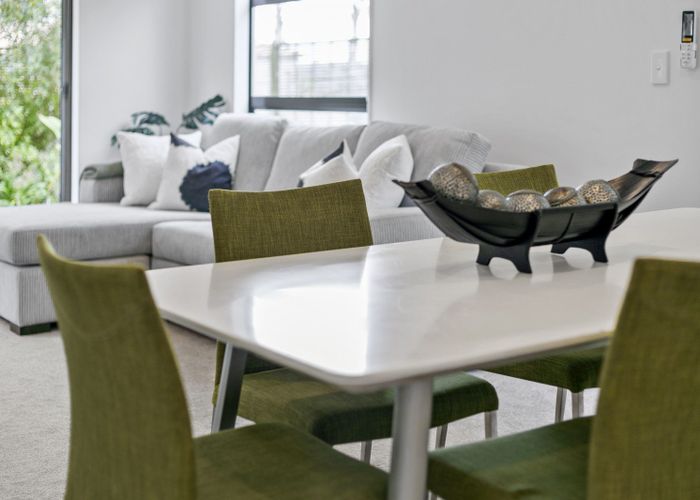  at 4/40 Scarlet Oak Drive, Schnapper Rock, Auckland