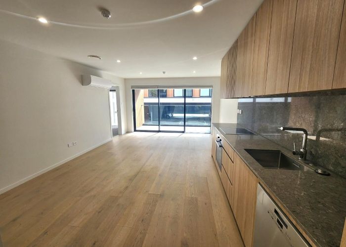  at 4/64    (1/64b) Coronation Road , Mangere Bridge, Manukau City, Auckland