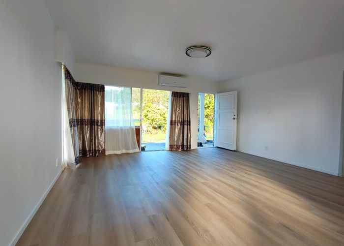  at 2/352 Glenfield Road, Glenfield, North Shore City, Auckland