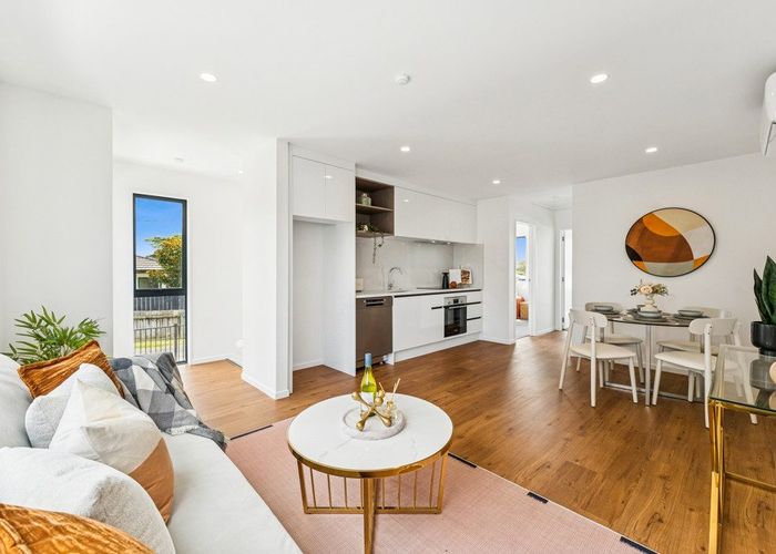  at 10F Powell Place, Henderson, Waitakere City, Auckland