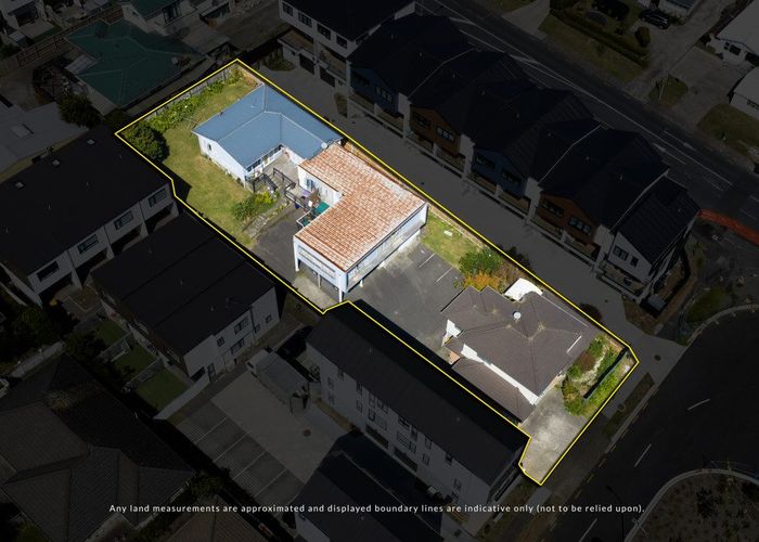  at 18 & 18A William Roberts Road, Pakuranga Heights, Manukau City, Auckland