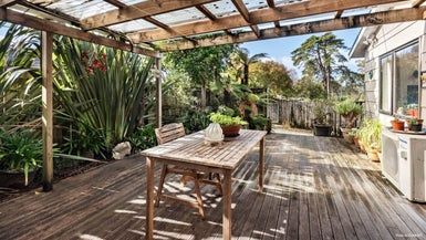  at 2/18 Glengarry Road, Glen Eden, Auckland