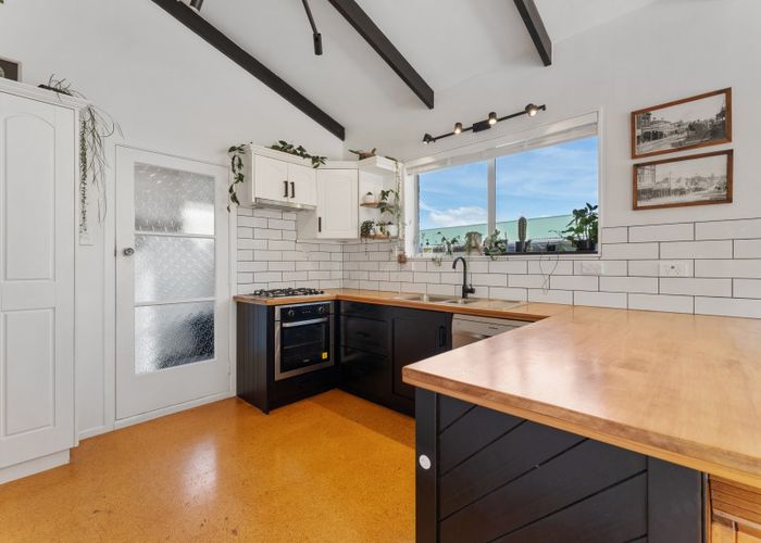  at 72 Pembroke Street, Westown, New Plymouth