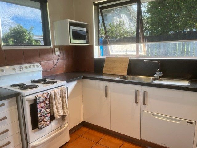  at 2/31 Galvan Avenue, Sunnyhills, Manukau City, Auckland