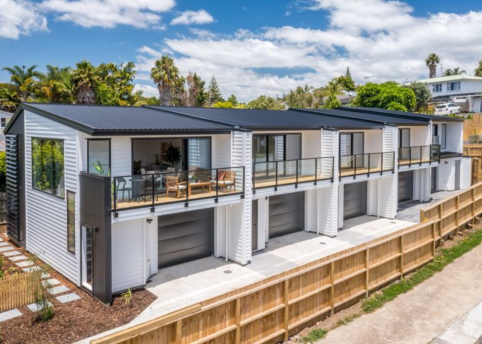  at 52 Lauderdale Road, Birkdale, North Shore City, Auckland