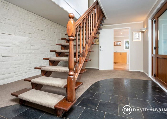  at 10 Woodcote Drive, Glenfield, North Shore City, Auckland